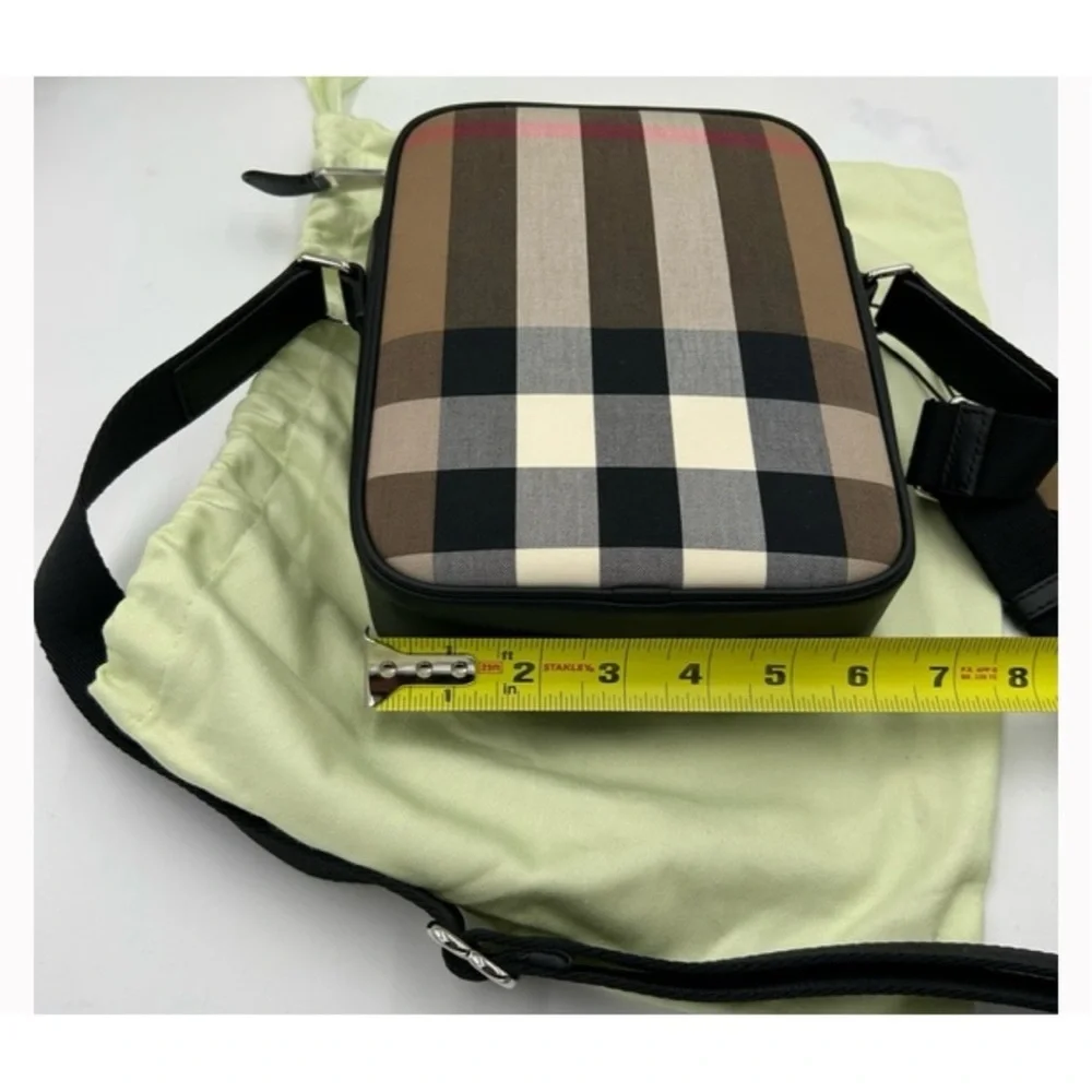 Burberry paddy check canvas vertical Crossbody camera bag NWT